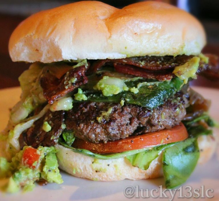 EL PASO BURGER Lucky 13 Bar & Grill